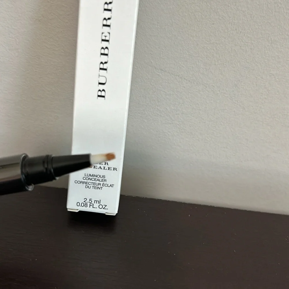 Burberry Sheer Concealer Luminous Amber No 5 2.5 ml Tester NEW